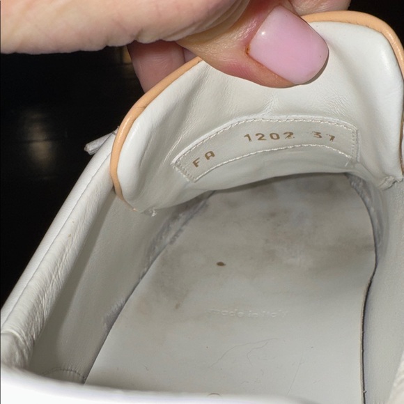 Louis Vuitton White Women's Sneakers - Picture 10 of 10